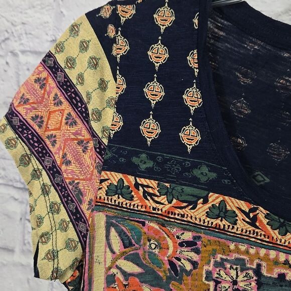 Lucky Brand Persian Carpet Graphic Scoop Neck Short Sleeve Tee Casual Knit Shirt - Picture 8 of 12